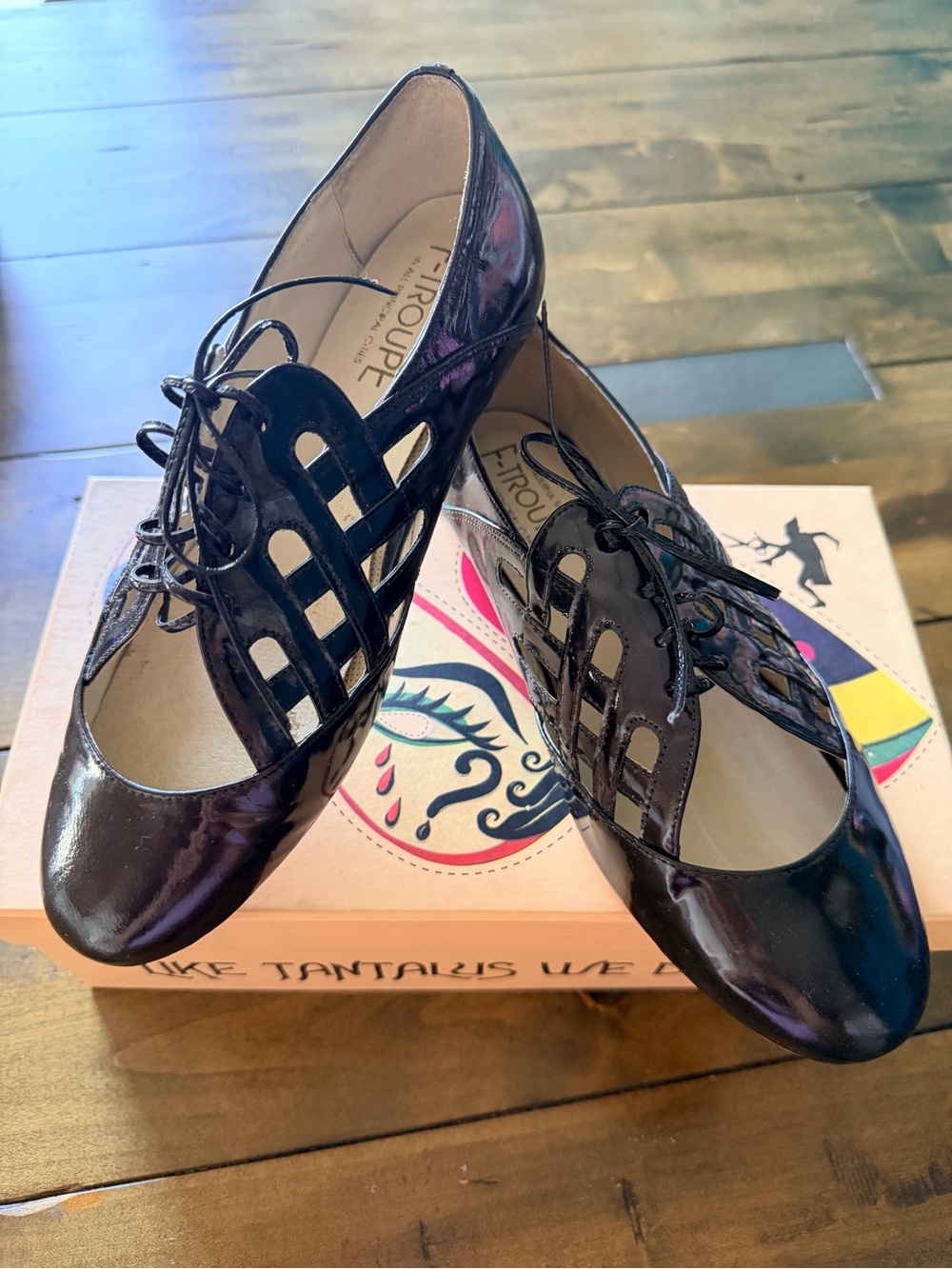 F Troupe Vintage Retro Black Patent Lace-Up  Cutout Flats 9 (fits like 8)
